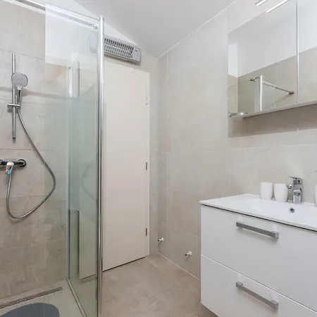 Guest house Hana In 4*