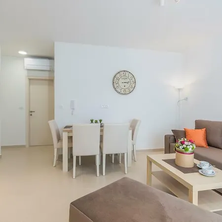 Guest house Hana In 4*