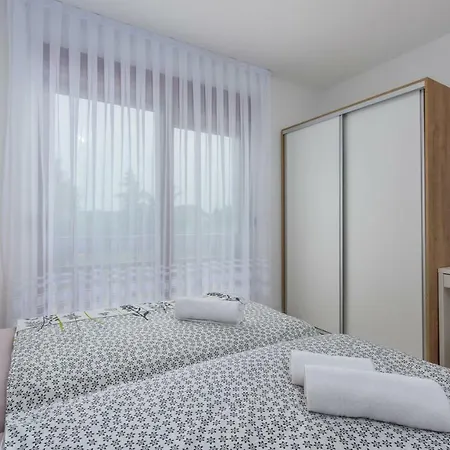 Guest house Hana In 4*